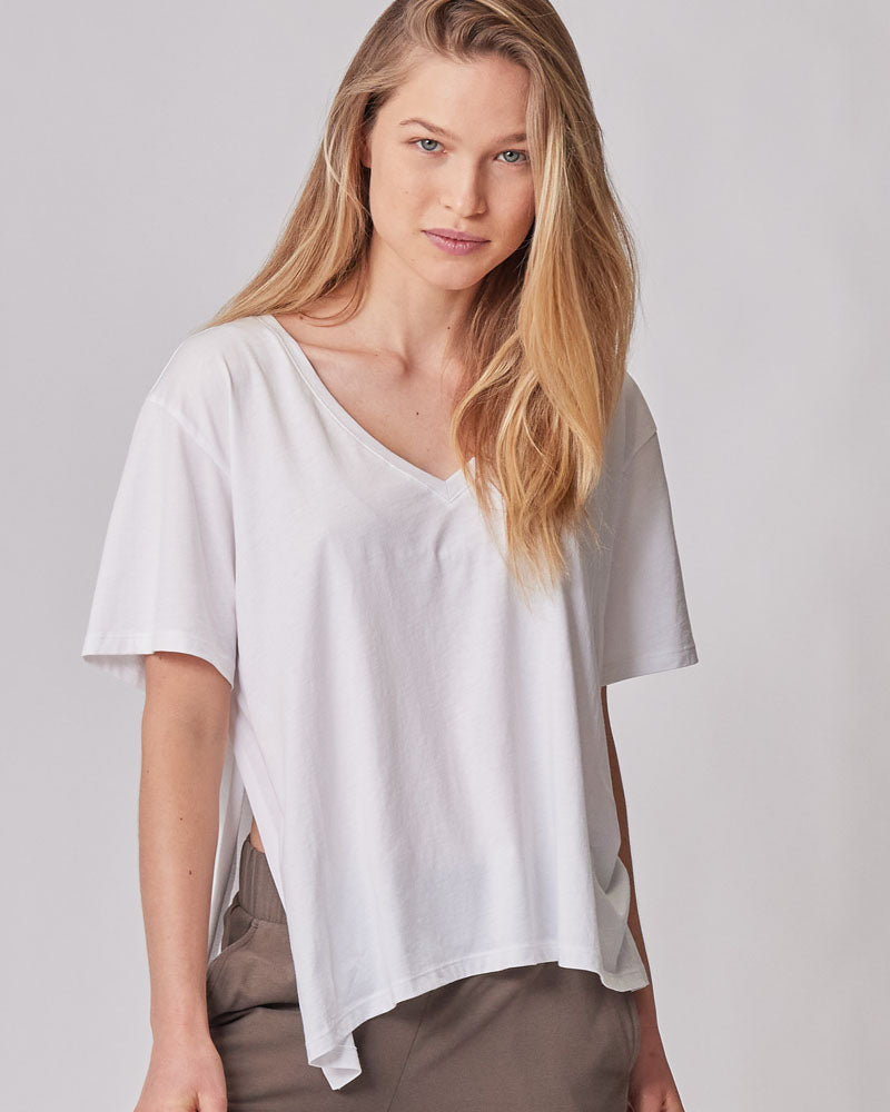 Comfortable White Maternity Shirts - Ideal for Nursing Moms
