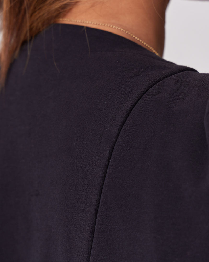 Elegant black cape blazer for nursing mothers - the best maternity clothes in fashion